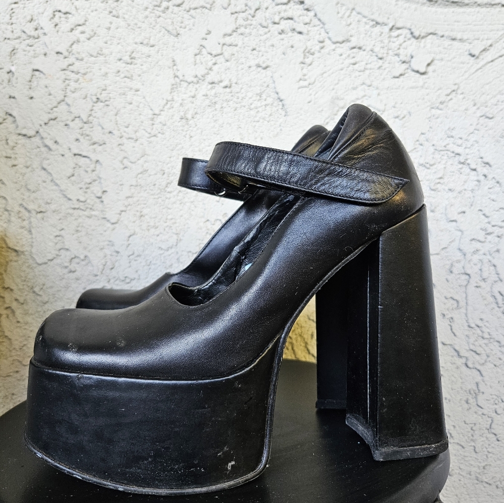Vintage Mary Jane Leather Platform Heels